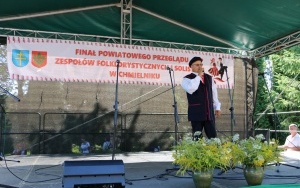 Powiatowy Przegląd Zespołów Folklorystycznych i Solistów w Chmielniku  (3)