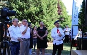 Powiatowy Przegląd Zespołów Folklorystycznych i Solistów w Chmielniku  (2)