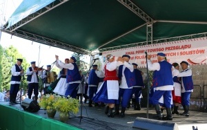 Powiatowy Przegląd Zespołów Folklorystycznych i Solistów w Chmielniku  (5)