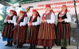 Powiatowy Przegląd Zespołów Folklorystycznych i Solistów w Chmielniku  (2)