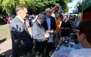 Powiatowy Przegląd Zespołów Folklorystycznych i Solistów w Chmielniku  (4)