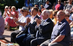 Powiatowy Przegląd Zespołów Folklorystycznych i Solistów w Chmielniku  (3)