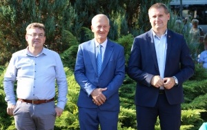 Powiatowy Przegląd Zespołów Folklorystycznych i Solistów w Chmielniku  (1)