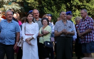 Powiatowy Przegląd Zespołów Folklorystycznych i Solistów w Chmielniku  (2)