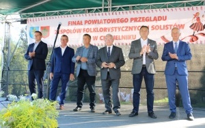 Powiatowy Przegląd Zespołów Folklorystycznych i Solistów w Chmielniku  (3)