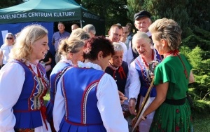 Powiatowy Przegląd Zespołów Folklorystycznych i Solistów w Chmielniku  (3)