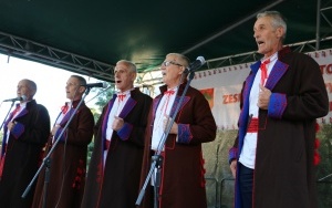 Powiatowy Przegląd Zespołów Folklorystycznych i Solistów w Chmielniku  (3)