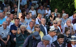 Powiatowy Przegląd Zespołów Folklorystycznych i Solistów w Chmielniku  (4)