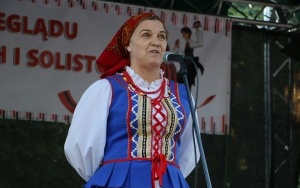 Powiatowy Przegląd Zespołów Folklorystycznych i Solistów w Chmielniku  (2)