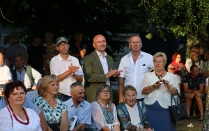 Powiatowy Przegląd Zespołów Folklorystycznych i Solistów w Chmielniku  (3)