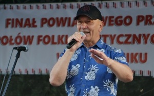 Powiatowy Przegląd Zespołów Folklorystycznych i Solistów w Chmielniku  (3)