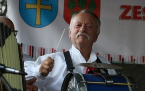 Powiatowy Przegląd Zespołów Folklorystycznych i Solistów w Chmielniku (1)