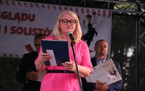 Powiatowy Przegląd Zespołów Folklorystycznych i Solistów w Chmielniku (1)