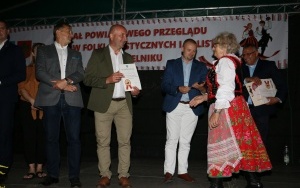 Powiatowy Przegląd Zespołów Folklorystycznych i Solistów w Chmielniku (1)