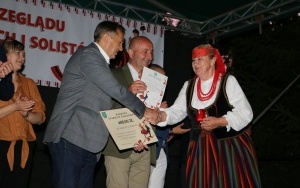 Powiatowy Przegląd Zespołów Folklorystycznych i Solistów w Chmielniku (3)