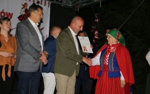 Powiatowy Przegląd Zespołów Folklorystycznych i Solistów w Chmielniku (1)