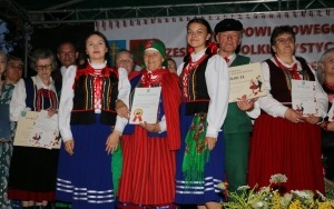 Powiatowy Przegląd Zespołów Folklorystycznych i Solistów w Chmielniku (2)