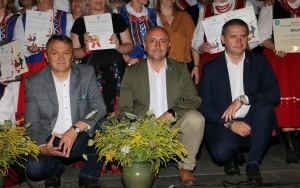 Powiatowy Przegląd Zespołów Folklorystycznych i Solistów w Chmielniku (2)