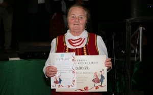 Powiatowy Przegląd Zespołów Folklorystycznych i Solistów w Chmielniku (4)