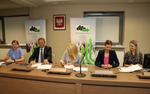 Podpisanie umów na działalność gospodarczą (3)