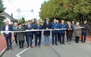 Chrusty z nową drogą i chodnikiem  (1)