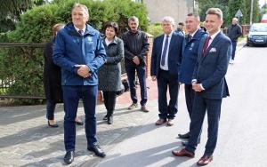 Chrusty z nową drogą i chodnikiem  (1)