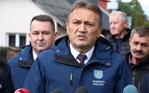 Chrusty z nową drogą i chodnikiem  (1)