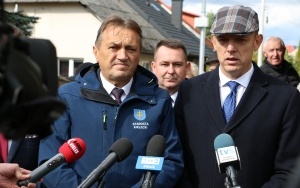Chrusty z nową drogą i chodnikiem  (3)