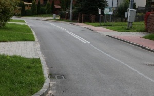 Chrusty z nową drogą i chodnikiem  (4)