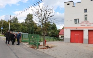 Chrusty z nową drogą i chodnikiem  (5)