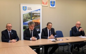 Podpisanie umów na własną działalność i stanowiska pracy  (1)