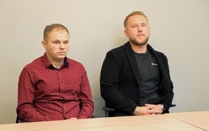 Podpisanie umów na własną działalność i stanowiska pracy  (2)
