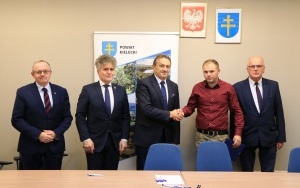 Podpisanie umów na własną działalność i stanowiska pracy  (4)