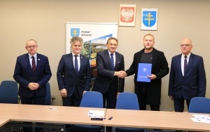Podpisanie umów na własną działalność i stanowiska pracy  (1)