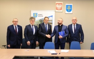 Podpisanie umów na własną działalność i stanowiska pracy  (3)