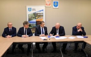 Podpisanie umów na własną działalność i stanowiska pracy  (4)