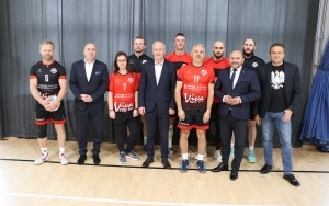 IX Powiatowy Turniej Piłki Siatkowej o Puchar Przewodniczącego Rady Powiatu w Kielcach (2)