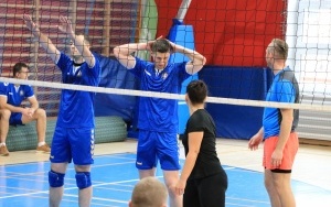 IX Powiatowy Turniej Piłki Siatkowej o Puchar Przewodniczącego Rady Powiatu w Kielcach (2)