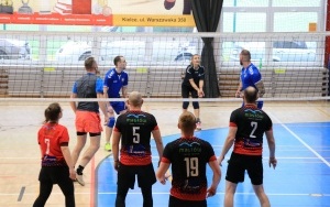 IX Powiatowy Turniej Piłki Siatkowej o Puchar Przewodniczącego Rady Powiatu w Kielcach (4)