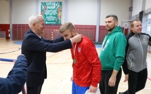 IX Powiatowy Turniej Piłki Siatkowej o Puchar Przewodniczącego Rady Powiatu w Kielcach (1)