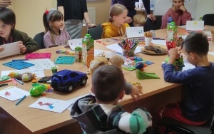 Warsztaty psychologiczno-artystyczne dla dzieci z Ukrainy (4)