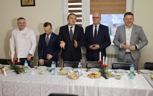 Rywalizacja pokoleń o podniebienia gości (2)