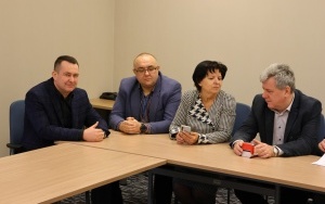 Podpisanie umowy na remont drogi w Ćmińsku  (1)
