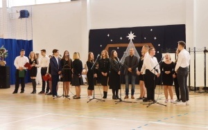 Wspólne kolędowanie w Powiatowym Zespole Szkół w Łopusznie (9)