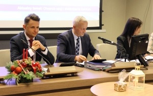 Sesja Rady Powiatu w Kielcach  (3)