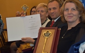 Nadanie praw miejskich dla Piekoszowa i Łopuszna (2)