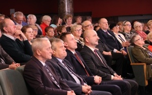 Powiatowy Dzień Babci i Dziadka w WDK (8)