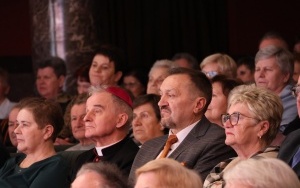 Powiatowy Dzień Babci i Dziadka w WDK (2)