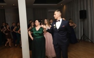 Studniówka uczniów z Powiatowego Zespołu Szkół w Łopusznie (18)