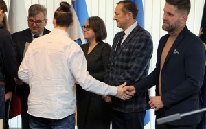 Rozstrzygnięcie konkursu o AK (2)